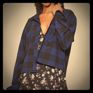 Wild Fable Women's Plaid Cropped Button-Down Shirt